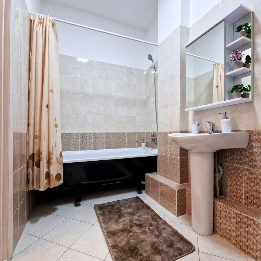 высота полета Apartment Almaty